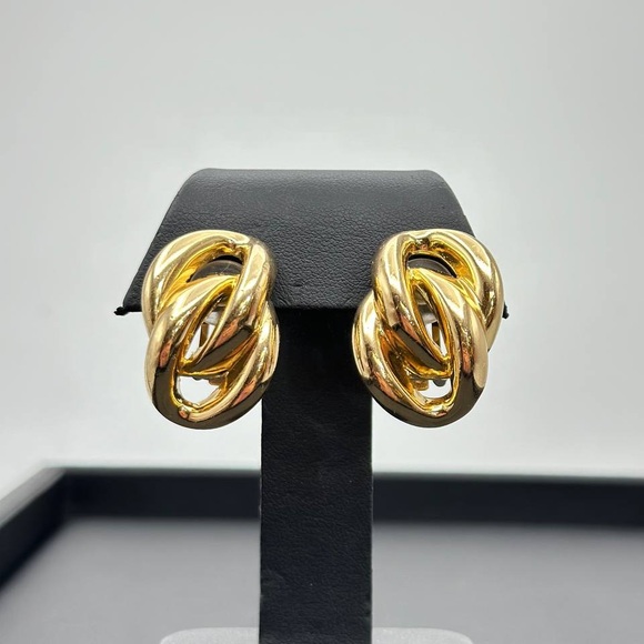 Christian Dior Gold-Tone Interlocking Curb Link Oval Round Clip-On Earrings - Picture 3 of 9
